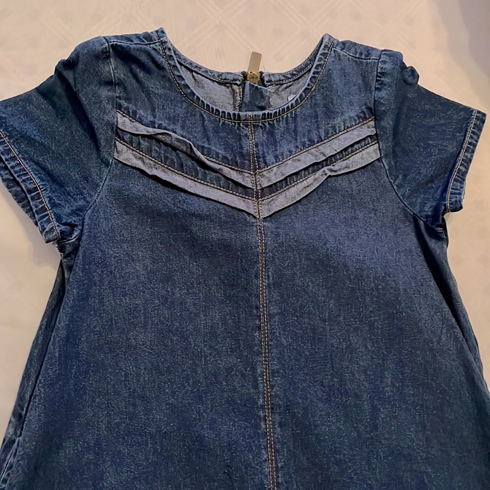 Den dress, short zipper to back area